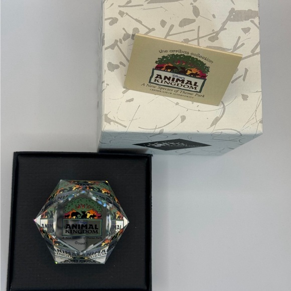 Disney’s Animal Kingdom Swarovski Crystal – Limited Edition Collectible - Picture 6 of 7